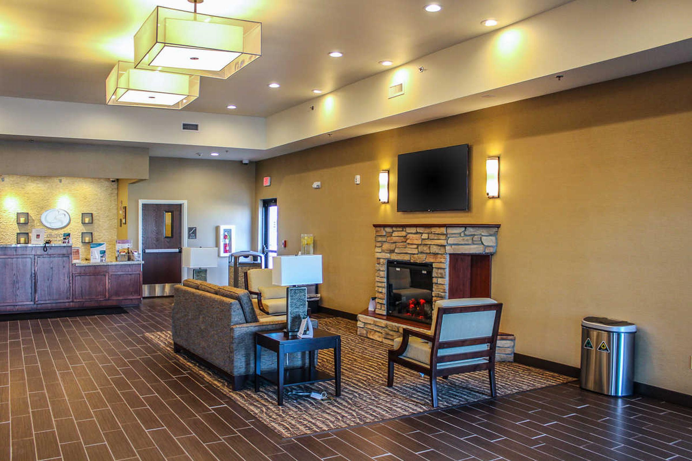 Comfort Suites University Brookings Buitenkant foto