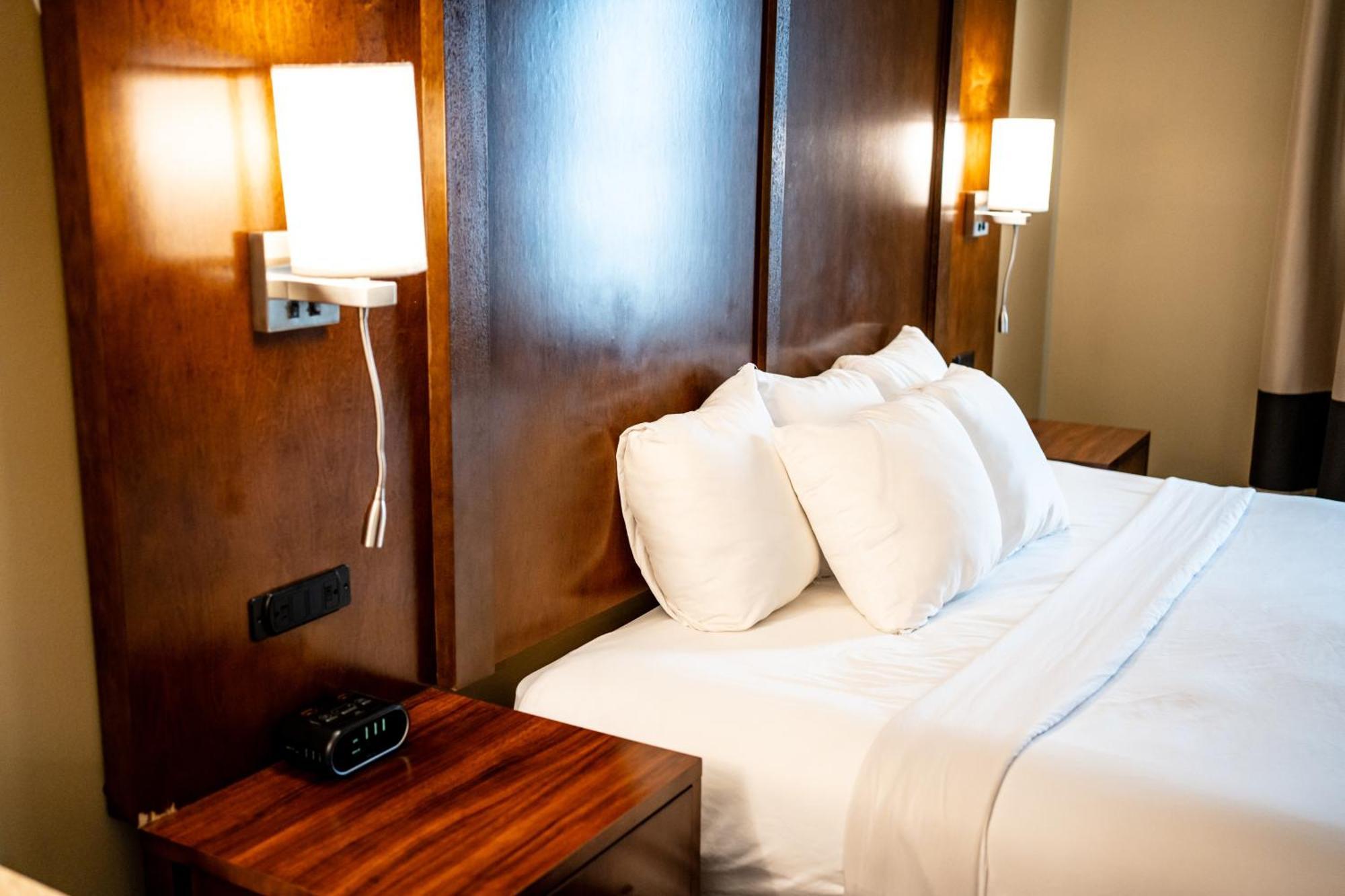 Comfort Suites University Brookings Buitenkant foto