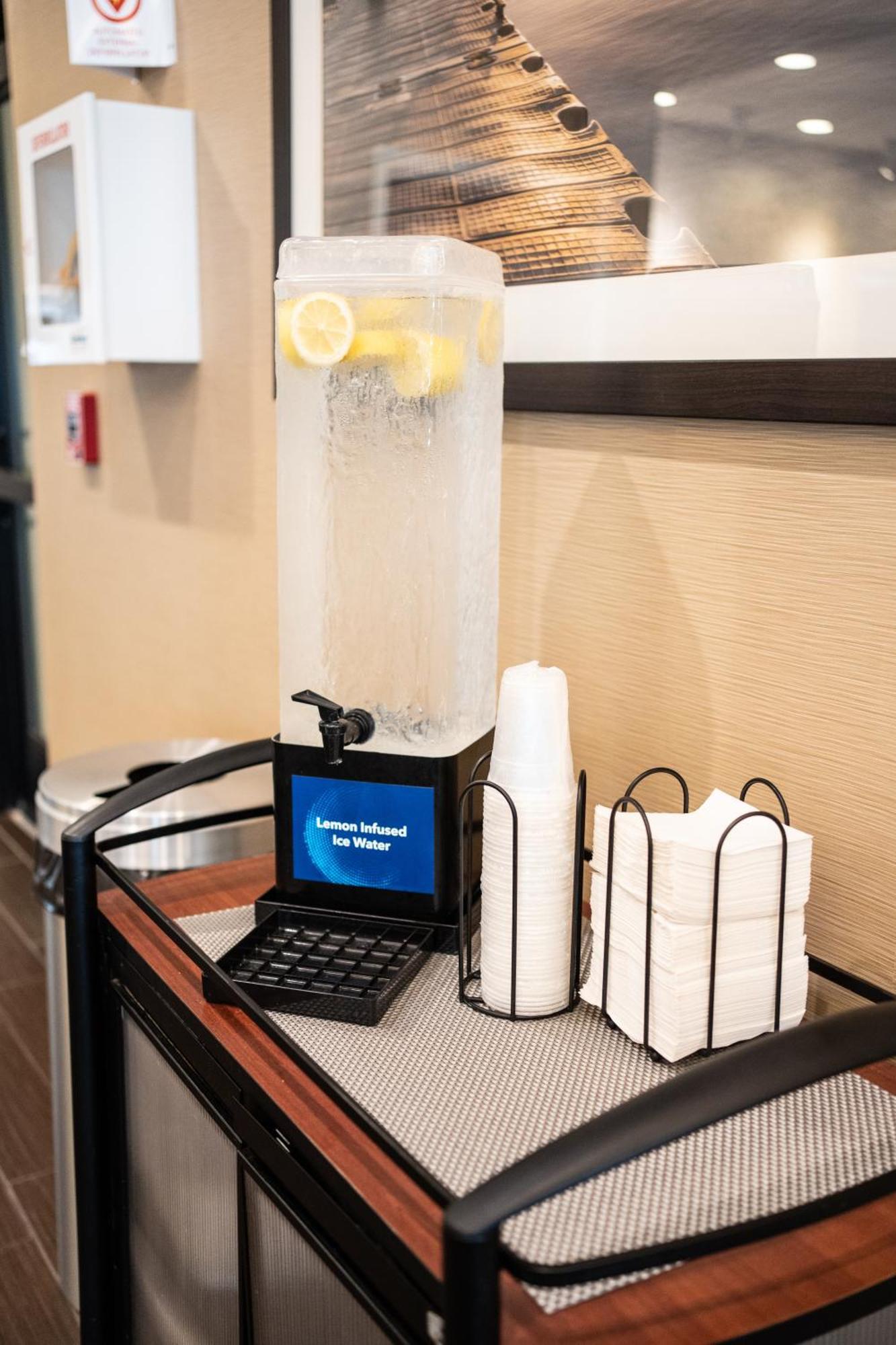 Comfort Suites University Brookings Buitenkant foto