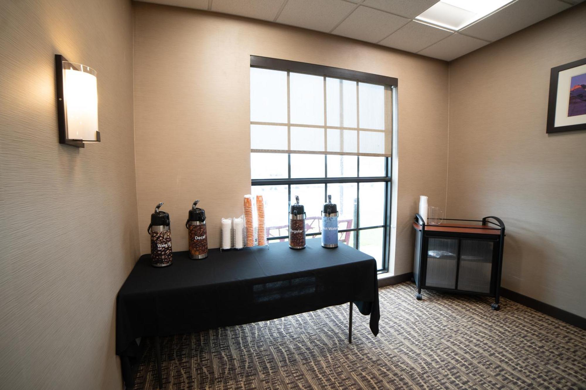 Comfort Suites University Brookings Buitenkant foto