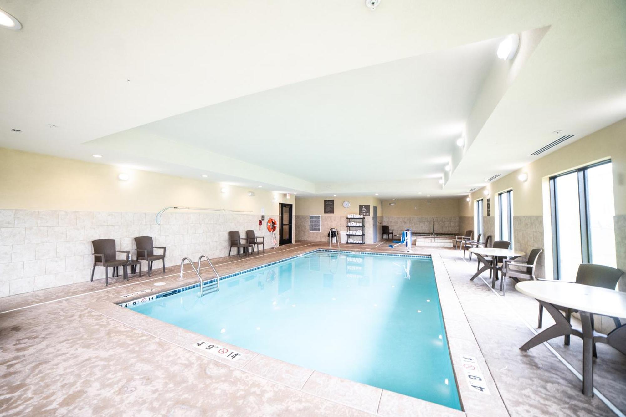 Comfort Suites University Brookings Buitenkant foto