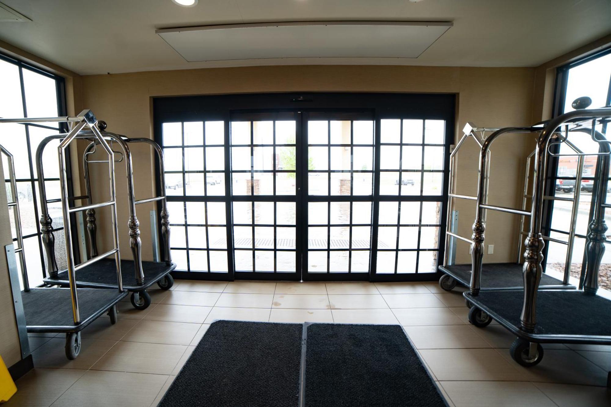Comfort Suites University Brookings Buitenkant foto