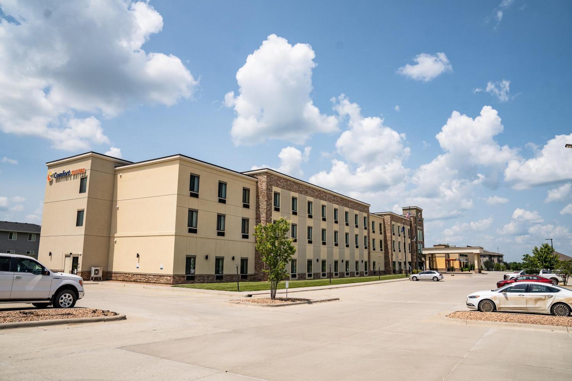 Comfort Suites University Brookings Buitenkant foto