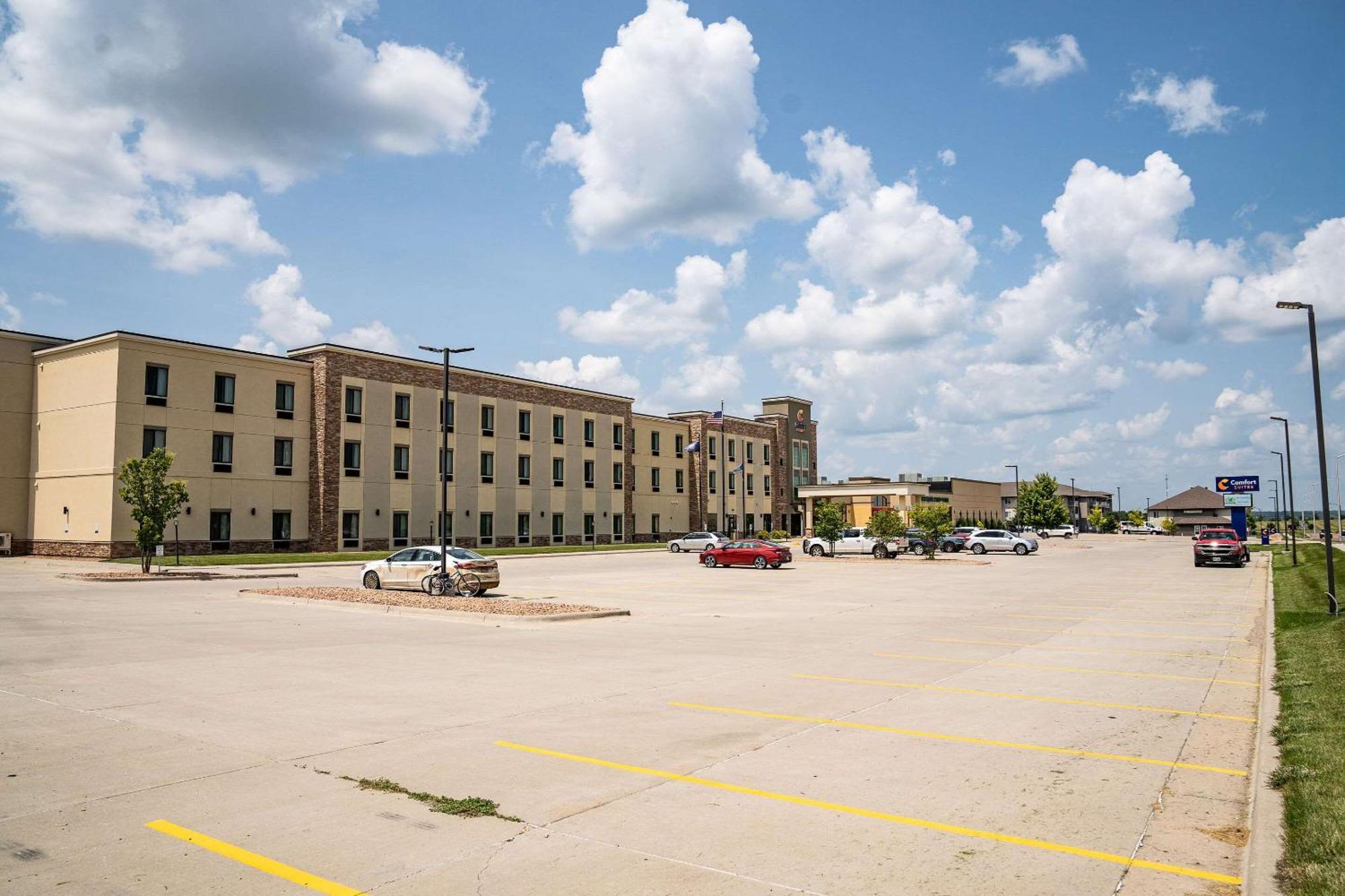 Comfort Suites University Brookings Buitenkant foto