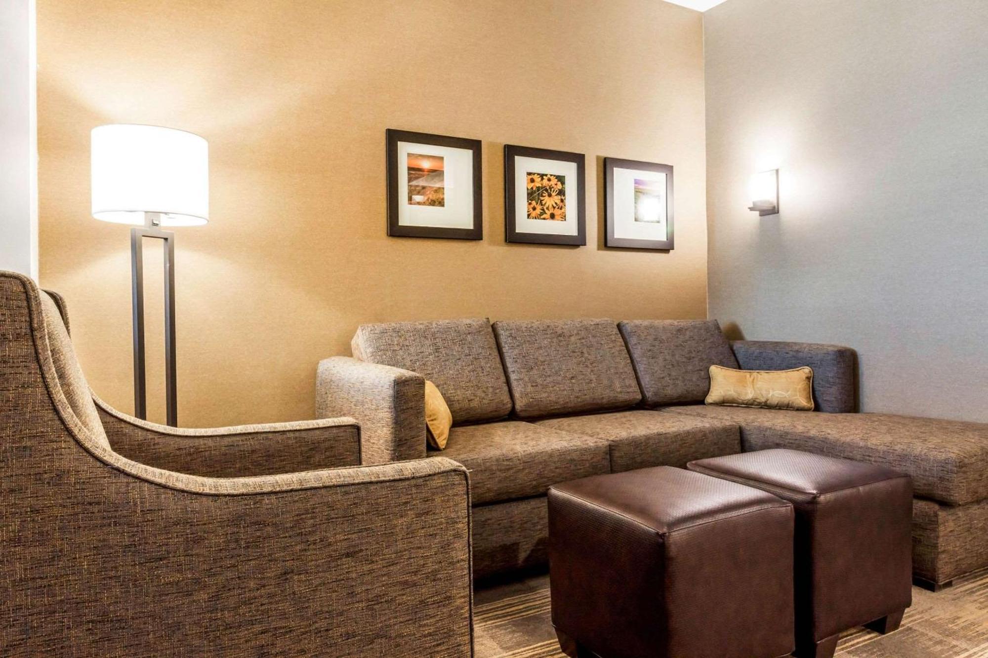 Comfort Suites University Brookings Buitenkant foto