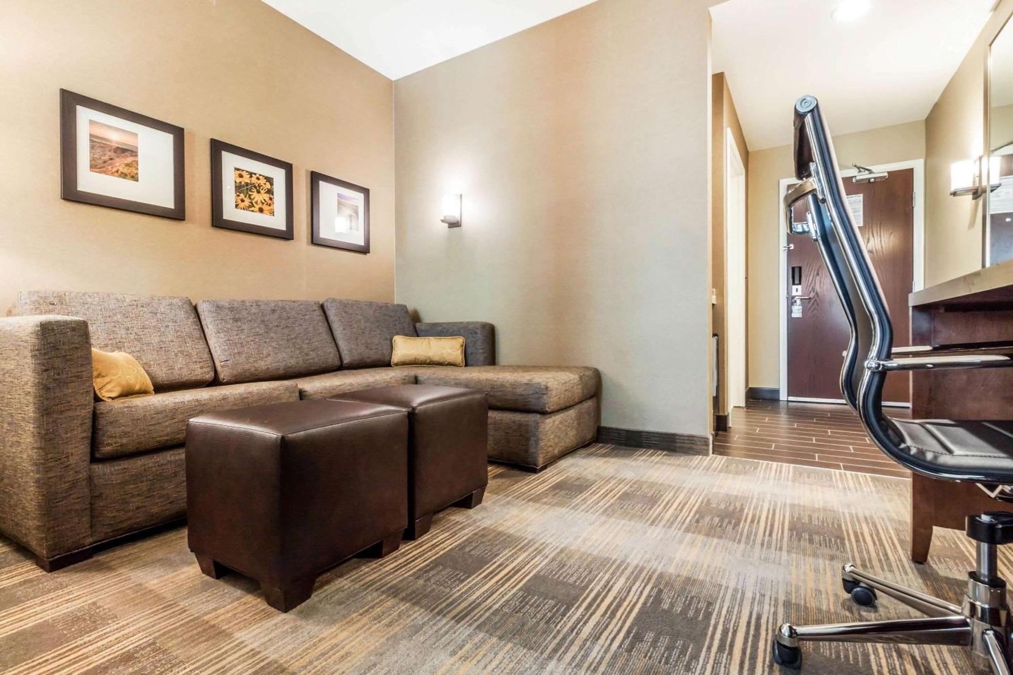 Comfort Suites University Brookings Buitenkant foto